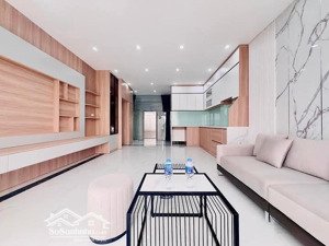 phố hào nam, nhà mới full nội thất, thang máy xịn sò ở luôn, ô tô đỗ cổng, dt 38m2 * 6 tầng