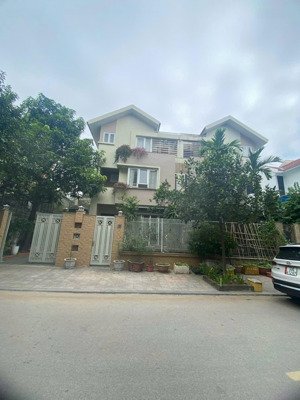 bán biệt thự văn phú 200m x 3,5 tầng mặt tiền 10m giá rẻ nhất khu vực lh: ,giá 35,x tỷ