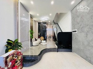 bán nhà mới đẹp lunh linh lâm văn bền . có thang máy-nội thất cao cấp