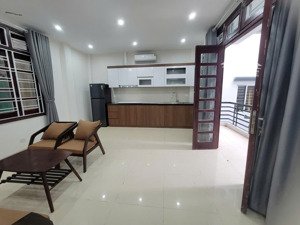 chính chủ cho thuê chung cư nguyễn văn cừ ngay cầu chương dương 75m2 giá 8 triệu: lh 