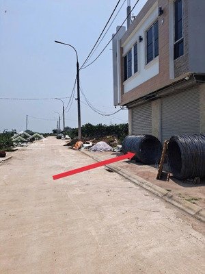 chỉ 4.x tỉ - 87,5 m2 đất tặng nhà 2 tầng mới,đường thông 12m tại đấu giá hoàng trạch mễ sở hưng yên