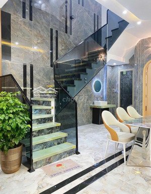 nhà đường phù đổng hoà xuân 117m full nội thất cao cấp