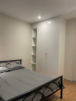 bán gấp căn hộ the gold view, 6,4 tỷ, 81m2, 2pn, 2wc, đầy đủ nội thất