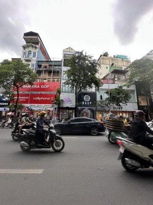 bán nhà mặt phố nguyễn công hoan-lô góc 3 thoáng,thang máy-dt75m- 5 tầng_ mặt tiền 5.5m giá 36.x tỷ