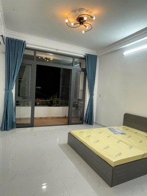 cho thuê căn hộ full nội thất máy giặt riêng- ban công - tách bếp - nhà mới - ngay tân kỳ tân quý