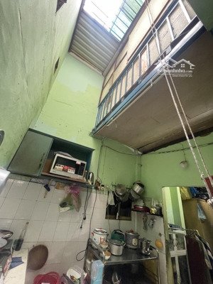 nhà c4 77,9m2 (4 x 20) - hẻm xe hơi 5m bến vân đồn - đất dân cư hiện hữu. chỉ 10,7 tỷ