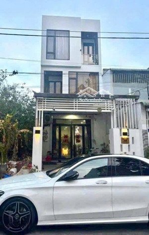 cho thuê nhà 4phòng ngủ trung tâm chánh nghĩa - bình dương vị trí trung tâm thuận tiện di chuy