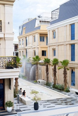 cần tiền gấp nên bán rẻ căn pavilon sẵn sổ công chứng được ngay trong tháng