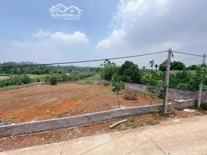 bán thửa đất siêu hiếm tại lạc thủy - hòa bình .dt 1000m2 giá 2,4 tỷ . phân lô tách thửa thoải mái