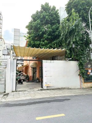 cho thuê mặt tiền 5 phan kế bính, đakao, quận 1, hồ chí minh - 9x25m - sân vườn