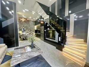 ngộp ngân hàng cần bán gấp nhà quận 3 giá 4tỷ8 đường điện biên phủ gần trường học hxh 4m shr