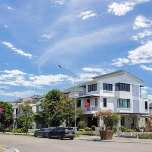 biệt thự ngang 10m eco garden ngay gần cổng chính đắc địa, đường rộng thông đại lộ 100m