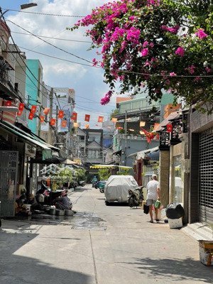 nguyễn sơn 300m - 90m2 - hau 7.5m x 20m 4 tầng - giá rẻ gấp