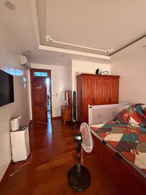 bán nhà hẻm 352 thoại ngọc hầu. hẻm 10m. dt: 4.55x16m nhà 1 hầm 1 trệt 3 lầu. nhà mới tinh