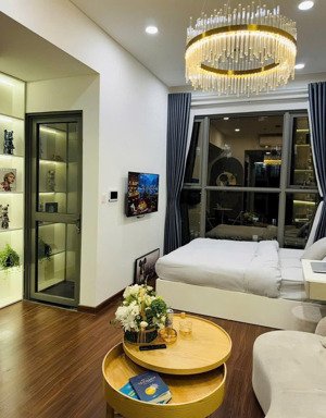 cần bán gấp căn studio toà m2 masteri waterfront, nhà full nội thất luxury