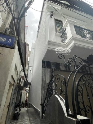 nhà phố hồ sen 50 bước vào đến nhà mới xây lô góc