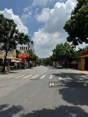 chính chủ cần bán nhà mặt phố lâm hạ, bồ đề. dt 135,6m2 - mt 5m - xây sẵn thô, hướng đông nam