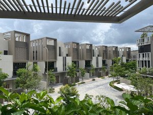 biệt thự song lập compound ven hồ, ngay trung tâm hành chính tphcm cơ sở 2, giá chỉ 16,5 tỷ
