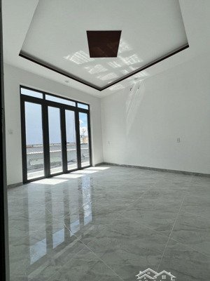 bán nhà 2 tầng, gần đường đình phong phú, hẻm xe hơi 16 chỗ, không lộ giới, nhà mới tinh tươm