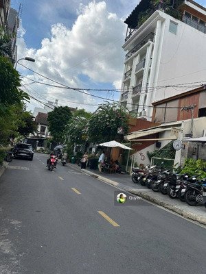 bán nhà đường đỗ quang- thảo điền- mặt tiền 8,5x15m- kết cấu 4 tầng- giá 37 tỷ