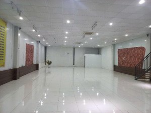 cho thuê mặt bằng kinh doanh/showroom 2 tầng,đất 200m2 mặt tiền đường nguyễn phước lan