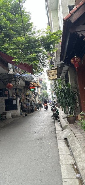 bán nhà ngõ ô tô phố hoàng quốc việt, cầu giấy. dt 32 m2 x 5t, mặt tiền 5,2 m- sđcc, giá 11 tỷ.