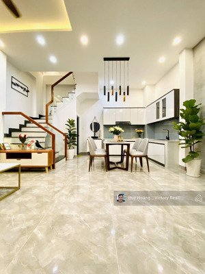 bán nhà hxh 8m như mặt tiền ni sư huỳnh liên, p10, tân bình. dt 52m², 4 tầng, giá 8,5 tỷ tl