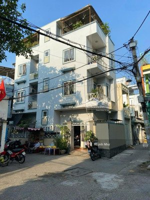 bán nhà hxh cách mặt tiền đường bạch đằng 10m - dt 5.2x12m - 4 tấm 4pn/4wc - giá 11.3 tỷ bớt lộc