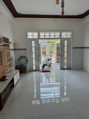 chính chủ chào bán nhà 2 tầng 82m2 mặt tiền luong thuế vinh,,giá 7ty.