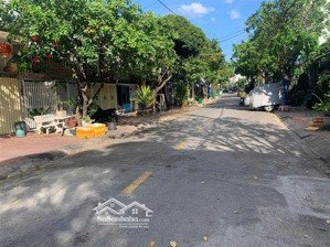 bán nhà mới tinh-lung linh- full nội thất trung tâm phước bình, q9