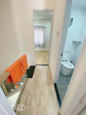 kẹt tiền bán nhanh nhà hồng bàng, p1, q11