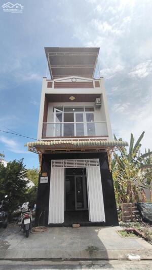 Bán nhà 3 tầng đường 10m khu tái định cư Đất Lành Nha Trang