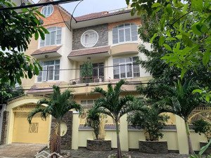 biệt thự căn góc! giảm giá sâu, đường bình lợi, p13, dt 18x18m, 4 tầng, 35.5 tỷ (tl)