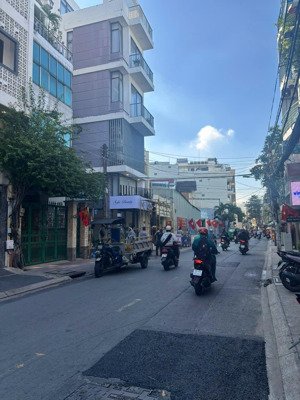 không thể bỏ qua, ngang siêu rộng 10m, cần bán nhà mt tân hải, tân bình, 120m2 đất, giá: 22.4 tỷ