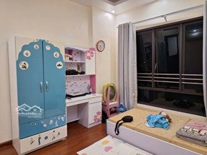 nhà dân xây phú thượng, lô góc full nội thất gỗ lim, mặt ngõ xe tải tránh, 45m2 nhỉnh 5 tỷ