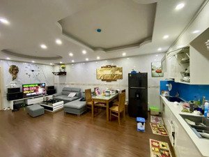 chị gái nhờ bán căn góc 2 ngủ 2wc ~80m tim tường full nội thất giá 3ty2xx