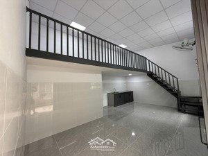 cho thuê nhà nguyên căn 1 trệt 1 lửng tại quốc lộ 50, 5,5 triệu, 45m2, nội thất cơ bản