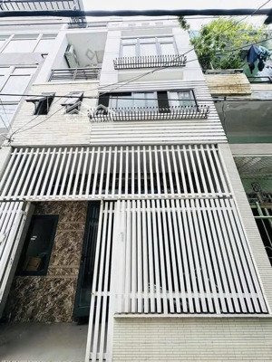 cần tiền đầu tư bán gấp nhà thích quảng đức hẻm ô tô dt 38m2 giá thương lượng 2 tỷ 890