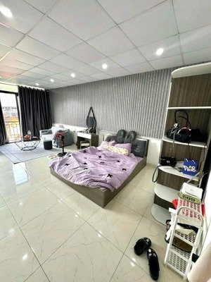 tặng 1tr cho tân sinh viên - cho thuê studio full nội thất đi bộ qua đh ngoại ngữ tin học (huflit)