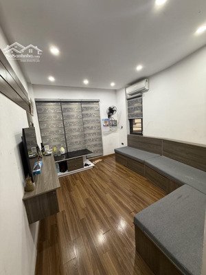 chủ nhà thiện trí- giá đẹp hết ý- nhà thạch bàn 44m2- 4 phòng ngủ- ôtô 7 chỗ chạy vòng quanh 5.x tỷ