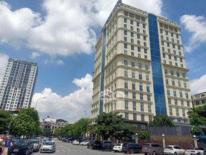 bán nhà phố hồng tiến , long biên, sổ đỏ 100m2 * m tiền 7m * thiết kế 6 tầng + 1 tum cầu thang máy