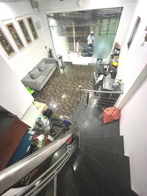 chính xác 6,8 tỷ! chủ cần bán nhà ngõ 89 lạc long quân, 32m2 5 tầng, mặt tiền 3,6m,