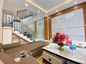 gấp! nhà đẹp đường ôtô 6m an bình - p1 - quận 5. giá 3tỷ850. cho thuê 19tr. gần chợ hòa bình