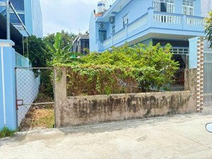 mặt tiền sử hy nhan _ ngang 6m * gần biển ba làng ( tầm 350m ) giá: 8 tỷ.