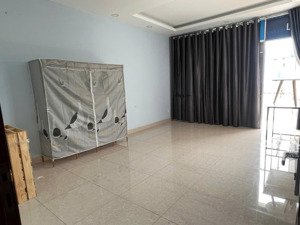 thuê phòng chính trủ 75m2 nguyễn hoàng an phú giá tốt