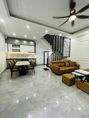 nhà đẹp khương đình 47m 5 tầng 8 tỷ rưỡi