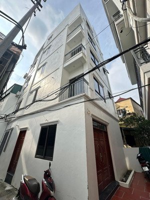 bán nhà 6 tầng lô góc, thang máy - 2mặt ngõ- cách ô tô tránh chỉ 15m. giá 7,8 tỷ