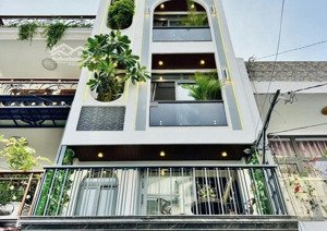 bán gấp căn nhà mặt tiền hiếm có, khu vực đông dân, tiện kinh doanh hoặc cho thuê. giá chỉ 4tỷ690