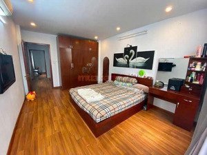 bán nhà căn góc 2 mặt tiền hẻm lê văn sỹ quận 3 dt - 3,7m x 13m / 2 lầu giá 7,2 tỷ tl