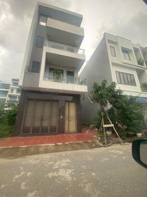 cần bán nhà 75m2 ngang 5.5m lô góc xẻ khe full nội thất lê chân